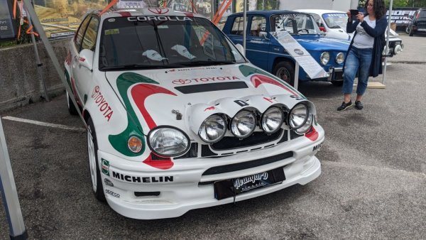 Софийският Festival of Speed не е само за модерни суперколи, но и за легенди от миналото на рали спорта, благодарение на AvangarD Classic Club. 
Corolla WRC бе на върха във втората половина на 90-те години, с пилоти като Дидие Ориол, Карлос Сайнц и Маркус Грьонхолм. Това тук е цивилна реплика, разполагаща с над 300 конски сили максимална мощност. 
