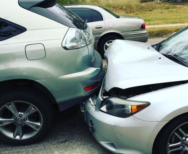 И най-важното &ndash; запомнете, че спазването на всичко, споменато до момента, не изисква особени усилия. Само с малки промени в стила си на шофиране човек може да се чувства много по-спокоен и по-уверен по нвреве на пътуване. Никак не е е трудно да бъдем внимателни и предпазливи, като така предпазваме не само себе си, но и останалите участници в движението.