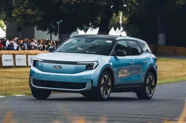 Европейското поделение на Ford уби емблематичната Fiesta, за да ни предложи това - малък и доста скъп електрически кросоувър. Базовият модел ще е със 168 коня мощност, а върховият - с 335 коня. 

