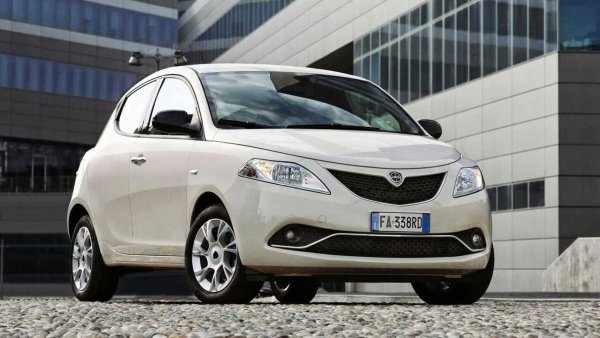 Продължаваме с любопитните примери. Заедно с Infiniti това е още един случай на изчезване, което не е пълно, тъй като от 2017 г. Lancia Ypsilon се продава само в Италия. Новата стратегия на Stellantis предвижда Lancia да се завърне на европейските пазари през следващата година с нов Ypsilon и да се превърна в премиум-марка със 100% електрическа гама, която ще включва нова Delta и нов флагман, който вероятно ще се се казва Aurelia. 