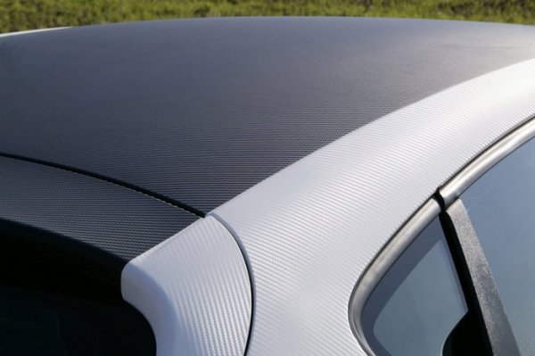 Карбоновите елементи по купето са заменени от специална боя, която има тънък слой CFC фолио. То придава карбонов вид на елементите, като те могат да бъдат поръчани в различни цветове. 