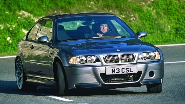 Версията M3 CSL е известна с превъзходството си над стандартното M3 E46, тъй като е значително по-лека и разполага с форсиран двигател S54 с мощност 360 к.с. Това обаче далеч не е всичко. Модифицираната спирачна система гарантира не само по-бързо и по-агресивно спиране в сравнение с базовия модел, но и по-надеждна работа без прегряване при интензивно натоварване. Освен това спирачните дискове на CSL са с по-голям диаметър както отпред, така и отзад.

Интересното е, че пакетът ZCP използва абсолютно същата кормилна рейка като легендарния CSL. Това означава, че макар версията ZCP да няма допълнителния капацитет за ускорение и олекотената конструкция на "чистокръвния" CSL, тя все пак предлага идентично и изключително отзивчиво управление. Този по-малко известен факт може поне малко да ви утеши, че не притежавате истински CSL &ndash; което със сигурност е по-добрият вариант за банковата ви сметка.