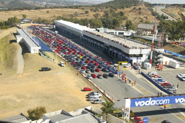 На пистата се събраха 240 автомобила с марка Alfa Romeo, с което подобриха досегашният световен рекорд за най-много коли на писта от една и съща марка.