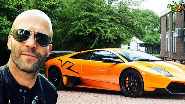 Джейсън следва тенденцията и се сдобива и с наследника Aventador, при това във версията му SVJ, чийто двигател развива 770 конски сили. Това вече е и най-бързата кола в автопарка му, а също така е и най-скъпата, тъй като му струва 440 000 щатски долара.

