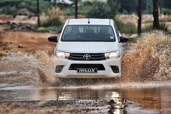Площта на Малави е малко по-голяма от тази на България, но малцина изобщо са чували за тази държава в южна Африка, на езерото Няса. Тя изнася чай и тютюн, но също е много бедна - БВП e 879 долара на глава от населението. Твърде високият процент неграмотни и слабата здравна система (по 1 лекар на 15 000 души) са сред главните проблеми. 
През 2017 в Малави са регистрирани 1743 нови автомобила, като Toyota е големият лидер на пазара с 814 бройки. От тях 360 са пикапи Hilux, а в тройката влизат още Toyota Land Cruiser и Ford Ranger.
