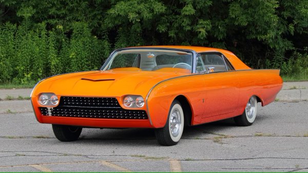 Още един персонализиран автомобил, базиран на емблематичния американски модел. Този път за основа е използван Ford Thunderbird от 1963-та. Проектът е представен в статия от 10 страници в Custom Rodder Magazine. Колата разполага с много персонализирани детайли, от модифициран преден капак от 1961-ва и решетка Western Engineering до снижена линия на покрива и модифицирани панели на каросерията.
