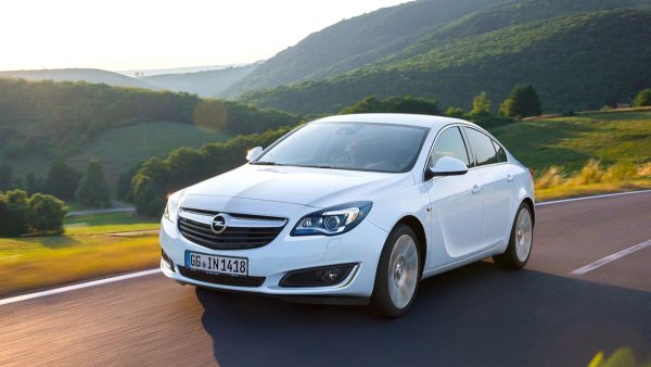 Години на производство: 2008-2017

Среден пробег до сериозен ремонт: 120 000 км

Основни проблеми: кратък живот на дисковете и на механизма на ръчната спирачка

Размери, качество на материалите в салона, списък с опции, широка гама от двигатели и модификации - Insignia показа, че Opel не прави само народни автомобили. Дори изглеждаше, че този модел е буквално на крачка от премиума. Уви, има и технически проблеми. По-специално със спирачките.
