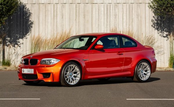 Много малко автомобили са били посочвани със сигурност като бъдещи класики още в мига на пазарната си поява. BMW 1 M Coupe е от тях: още от първите възторжени медийни тестове през 2011 стана ясно, че с този автомобил М-поделението е уцелило десетката. Специално доработена версия на първата генерация на 1 Series, M Coupe дава 340 конски сили мощност при съотношение 4.4 килограма тегло на конска сила, 500 Нм максимален въртящ момент с Overboost, и заключващ се спортен диференциал. Резултатът от всичко това е една от най-забавните за каране коли на новото хилядолетие. При едва 6331 произведени бройки, днешните цени от 50-55 хиляди евро за машини със сериозен пробег са съвсем разбираеми (цената като ново в Германия бе 50 500 евро). Добре запазени екземпляри с малък пробег надхвърлят 80 000 евро. 
