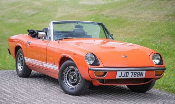 Класически британски кабриолет, произвеждан от Jensen Motors между 1972 и 1976 в малко над 10,000 екземпляра (над три четвърти от които обаче са продадени отвъд океана, така че в Европа това е доста рядка гледка). Моделът е разработен от Дженсън в партньорство с Доналд Хийли, който търси наследник на остарелия си модел Healey 3000. Дизайнът е на Уилям Таунс, създателя на Aston Martin DBS и футуристичната (за онази епоха) Lagonda. Регистрираната в България кола е от версията 1120, с двулитров двигател на Lotus и 142 конски сили мощност. 
