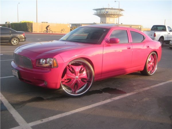 Доработен Dodge Charger с 26-нчови колела