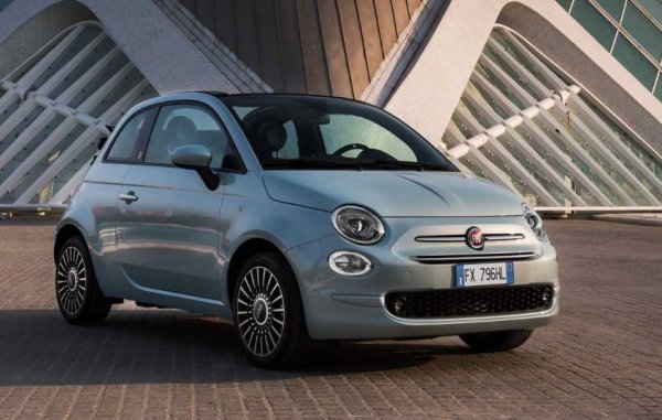 Ретро-хечбекът се готви за смяна на поколенията, тъй като се продава в сегашния си вид още от 2007 г. При това изборът на двигатели за модела не е никак малък – нов 3-цилиндров мотор с обем 1,0 литър, който е част от хибриден агрегат, както и 1,2-литров развиващ 69 к.с., и двигател с 69 коня, работещ на газ.