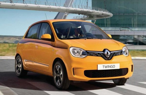 Наскоро дебютира електрическото  Twingo Z.E., което явно ще постави под въпрос бъдещето на модела с бензинови двигател. Все пак, все още се продават версии с двигатели с вътрешно горене, като те са 3 на брой &ndash; с атмосферен мотор с 65 и 75 к.с., както с турбодвигател с 90 к.с.
