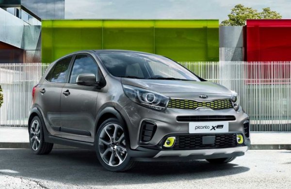 Маркият кореец се произвежда от 2017 г, като вече е достъпен само във вариант с 5 врати. Моделът се предлага с избор от 3 двигателя &ndash; 3-цилиндров атмосферен със 67 к.с. (обем 1,0 литър), 4-цилиндров атмосферен с обем 1,2 литра и мощност 84 к.с., както и с 1,0-литров с турбо T-GDI, който е с 3 цилиндъра и развива 100 к.с.
