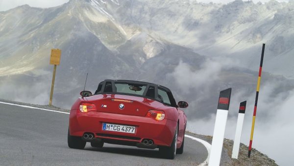 Двигател – 3,2-литров, редови с 6 цилиндъра

Мощност - 330 к.с.

Въртящ момент – 355 Нм

Ускорение от 0 до 100 км/ч – 5 секунди