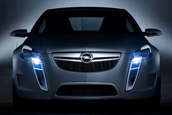 Opel GTC Concept: купето е типична студия - дизайнът е впечатляващо агресивен