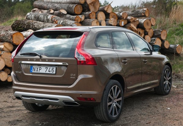 Атмосферният, 6-цилиндров 3.2 от серията B6324S има ресурс от около 350 000-400 000 км. Задвижването за синхронизация също използва верига. Въпросите относно масления сепаратор и изтичането на масло от вакуумната помпа или капака на веригата за синхронизация също са присъщи на този двигател.