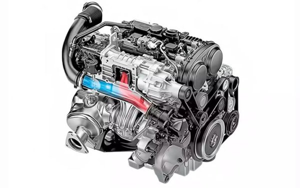 Двулитровият турбомотор с 4 цилиндъра B4204T е на Ford, като изисква само висококачествен бензин - в противен случай дава грешка и сигнал за &bdquo;проверка на двигателя&ldquo;. Известни са случаи на разрушаване на бутала поради детонация. Рискът е по-малък, колкото по-нова е версията на фърмуера на контролния блок, който е многократно подобряван. В по-мощната версия с 240 конски сили след пробег от 100 000-150 хиляди км цилиндрите и втулките могат да се износят.