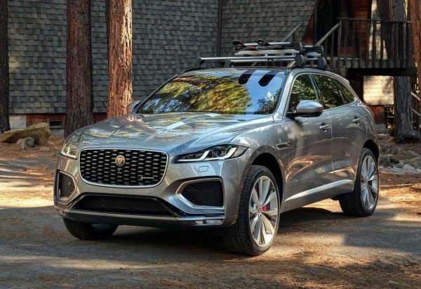 Големият SUV Jaguar F-Pace беше последният модел, произведен от британската марка преди радикалната стратегическа промяна, целяща да пренастрои и възстанови имиджа на компанията. Първият автомобил от новата ера ще бъде електрически седан с четири врати, който се очаква да се появи към края на 2026.