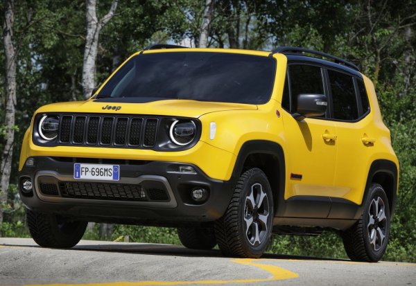 Повече от 10 години той беше един от най-популярните SUV-ове, но година по-късно Jeep Renegade следва същата съдба като своя &bdquo;братовчед&ldquo; Fiat 500X. Американският модел също трябваше да бъде спрян от производство миналата година, но силният му успех в продажбите удължи живота му с една година. Краят на Renegade оставя празнина в гамата на Jeep - между малкия Avenger (4080 мм дължина) и новия Compass (4550 мм).