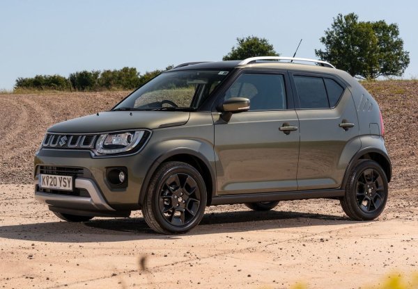 Компактен като градски автомобил, с форма на SUV и дори задвижване на всички колела, Suzuki Ignis беше нещо като швейцарско ножче, подходящо за различни нужди. И все пак японският производител реши да го премахне от европейския пазар, главно поради трудността да го приведе в съответствие с по-строгите ограничения за емисиите на CO2 на Европейския съюз.