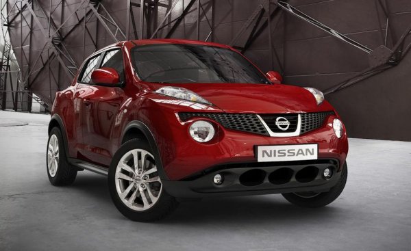 Японците, които създадоха тази кола за "енергични млади мъже", твърдяха, че дизайнът бил вдъхновен от мотоциклетна каска и извивките на бутилката на "Кока-кола". На думи звучи интересно. На практика прилича на задушаваща се жаба. По необозрими за нас причини обаче много жени, особено на средна възраст, страстно го харесват. Това са и основната група купувачи, напук на "енергичните млади мъже". 
