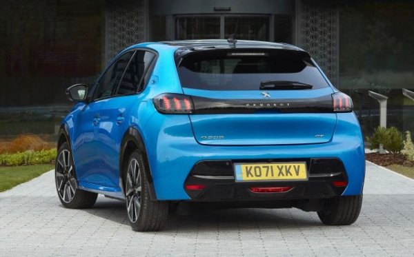 Peugeot 208 набира скорост напоследък и изпреварва - макар и само с 6 бройки - по-голямото Peugeot 2008. И тук в челната десетка няма електрически модел. 

1. Peugeot 208 - 1,611
2. Peugeot 2008 - 1,605
3. Sеat Arona - 1,449
4. Renault Clio - 1,285
5. Dacia Sandero - 1,120
6. Opel Corsa - 1,118
