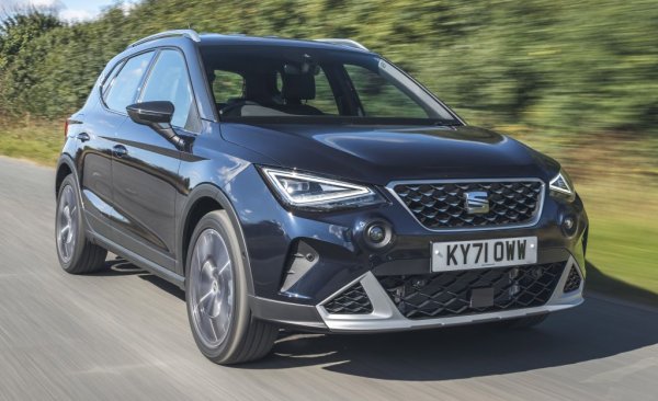 Произвежданият в Испания кросоувър Arona най-после успява да изпревари Dacia Sandero като най-продаван модел на Иберийския полуостров. И тук усилията за насърчаване на електромобилите засега не дават особен резултат - няма електрически модел не само в Топ 10, но и в Топ 20. 

1. Seat Arona - 7,504
2. Dacia Sandero - 6,595
3. Toyota C-HR - 6,459
4. Peugeot 2008 - 5,837
5. Opel Corsa - 5,206
6. Seat Ibiza - 4,879
