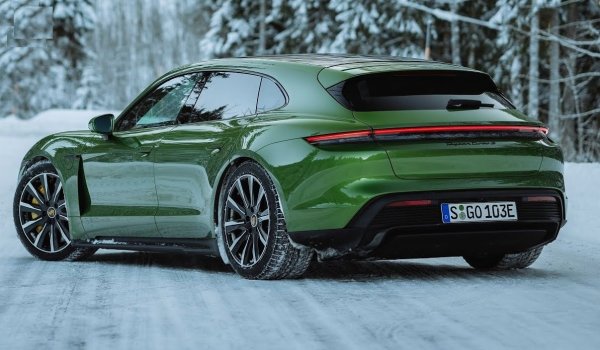 Най-мощното комби има 761 конски сили - това е актуалното Porsche Taycan Turbo S Sport Turismo. То развива 625 коня, които могат да бъдат увеличени и до 761 к.с.  в така наречения overboost режим. Това позволява усколение от 0 до 100 км/ч само за 2.8 секунди - стига да използвате launch control.
