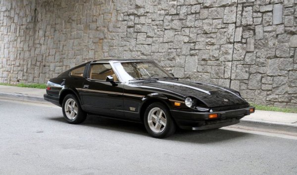 В Европа познаваме тази кола като Nissan S130 или Nissan Fairlady (помните ли дъвките Turbo?). Но в Америка и на някои други пазари спортното купе е продавано под дъщерната марка Datsun. Произвеждан между 1978 и 1983, този Fairlady е една от най-достъпните спортни коли на своята епоха, а днес постепенно се превръща в класика. 