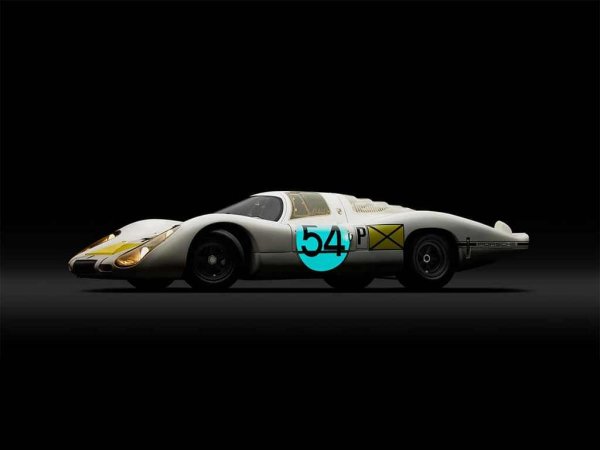 Продадено за: 3.3 милиона долара
Това уникално Porsche (шаси 907-005) e историческа машина за германската марка, защото е първият й победител в 24-часово състезание за издръжливост - макар и не в Льо Ман, а на Дейтона. Триумфът е постигнат през 1968 с Вик Елфърд, Йохен Неерпаш и Ролф Щомелен зад волана. Прототипът се задвижва от 2.2-литров осемцилиндров боксер. 

