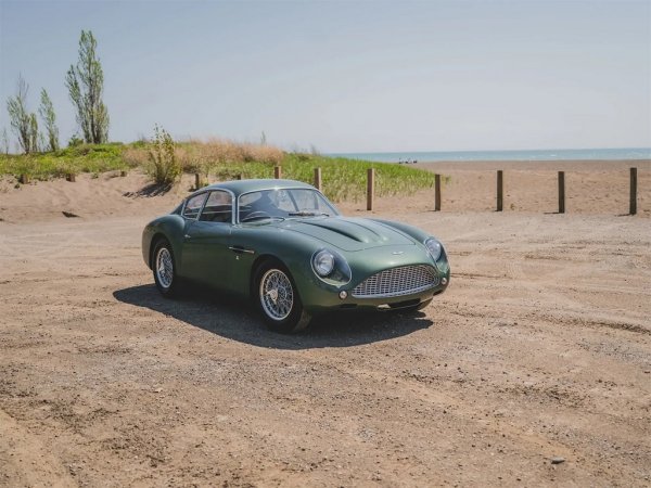 Шаси 0186/R е 14-ото поред от общо едва 19 произведени бройки от DB4 GT Zagato. Първоначално е било продадено в Австралия и е карано с доста добър успех от трикратния победител в Гран при на Австралия Дъг Уайтфорд. Това включва и една паметна победа в South Pacific GT Championship пез 1962. 
