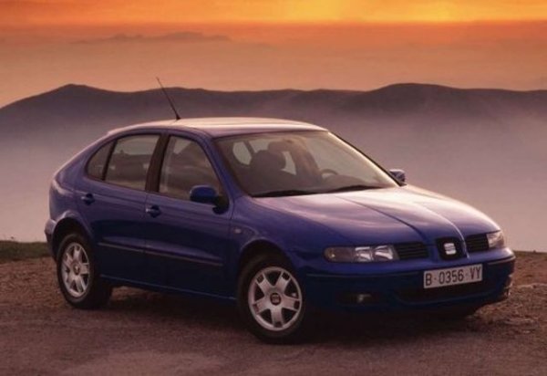 Испанският бранд на VW отдавна се ползва с добра популярност в България. Но продажбите на нови сеати никога не са били особено големи, затова съотношението е плачевно - едва 1.8% на възраст до 5 години, срещу 58.7% на възраст над 21. 
