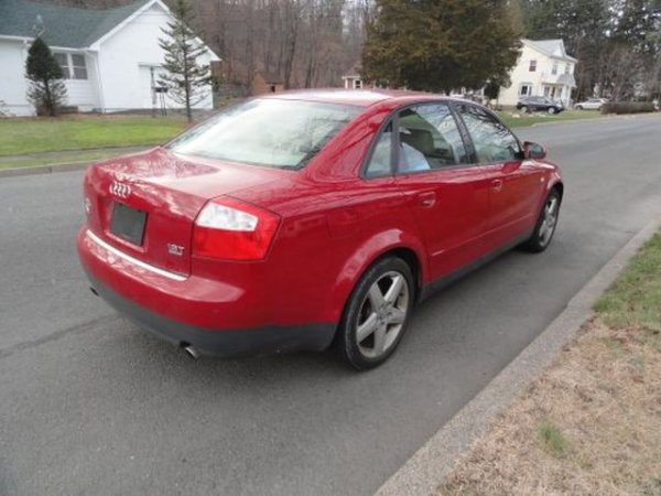 Марката с най-голям скок в класирането за последните две години: от 2020 насам Audi изпреварва трима конкуренти и влиза в Топ 4. Но не го отдавайте на младежки устрем: само 2.2% от тези автомобили, или 4005 броя, са на възраст под 5 години. Ветераните от ХХ век са 52%. 
