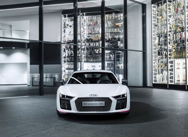 Audi R8 V10 Plus Selection 24h 