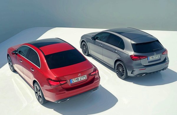 За да увеличи рентабилността, Mercedes се фокусира върху най-печелившите си модели като S-Class G-Class, спортните модели AMG и луксозните Maybach, докато колите от среден клас и най-вече базовият сегмент вероятно няма да растат толкова силно в дългосрочен план.

По време на пандемията от коронавирус тази стратегия работи добре, тъй като недостигът на части и логистичните проблеми доведоха до недостиг на доставки и цените можеха да се увеличават. Сега обаче пазарът обръща и се очертава безпрецедентна битка за отстъпки, особено за електромобилите.

Въпреки опитите си, Mercedes няма как да избяга от &bdquo;ценовите войни&ldquo;. Компанията продължава да се фокусира върху растежа с добавяне на стойност, но в дългосрочен план това може да се окаже проблем, категорични са експерти. Те смятат, че луксът е част от Mercedes, но не трябва да се разчита само на това. Много важни са качеството и безопасността, които излизат на преден план.

&bdquo;Позиционирането като луксозен производител с високи маржове е важно, но по-ниските класове превозни средства не трябва да се изоставят, особено с оглед на привличането на нови купувачи, които не са клиенти на марката. Убеден съм, че най-късно до няколко години Mercedes ще трябва отново да ухажва купувачи, търсещи модели от начален клас", категоричен е анализаторът Швопе.