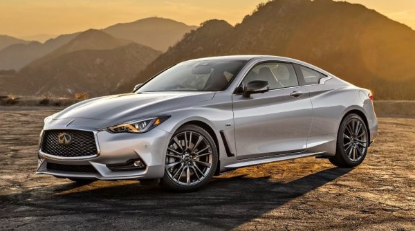 Второто поколение Infiniti Q60 дебютира като завладяваща концепция на Международното автомобилно изложение в Северна Америка през 2015 г., впечатлявайки със своя динамичен дизайн и футуристични характеристики. И най-накрая беше пуснат на пазара през 2017 г.

В Q60 ви очаква свят на удоволствие. Интериорът се гордее с прецизна изработка, украсен със скъпи материали, които излъчват елегантност. Разкошна кожена тапицерия покрива седалките, докато изисканите акценти добавят нотка изтънченост. Комфортът заема централно място с включването на известните седалки с нулева гравитация, гениално проектирани да осигурят изключителна опора, гарантирайки, че умората остава далеч дори по време на дълги пътувания.
