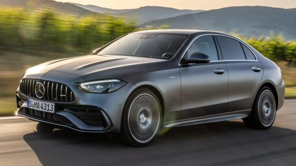 Mercedes-Benz C-Class може да изглежда като „бейби“ S-Class, но това не означава непременно, че собствениците получават S-Class изживяване за по-малко пари. Само 46% от собствениците на C-Class са заявили, че биха си купили този модел.
