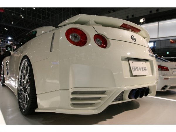Branew Nissan GT-R / Токио 2009