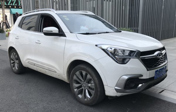 Тази компания също отдавна е популярна, но името й не е свързано с череши, а отбелязва специално благословение на китайското правителство, което искало да види масово автомобилно производство в град Уху, провинция Анхуей. Китайската фраза "специално благословение" е кодирана с латински букви в името Chery.