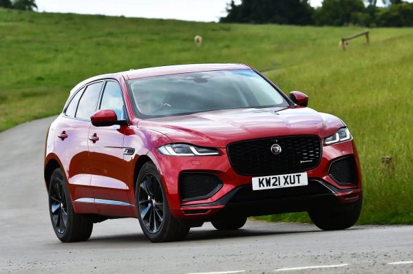Jaguar F-Pace е много по-малко неприятен от някои модели на Jaguar - според собствениците само 15% от колите им са имали проблеми. Климатикът, батерията, каросерията и електричеството извън двигателя най-често излизат от строя. Въпреки че 24% от колите са станали негодни за управление за повече от седмица, Jaguar покрива разходите за всички ремонтни дейности.
