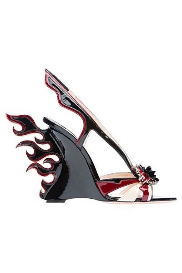 Колекцията пролет-лято 2012 на Prada е вдъхновена от автомобилите 
