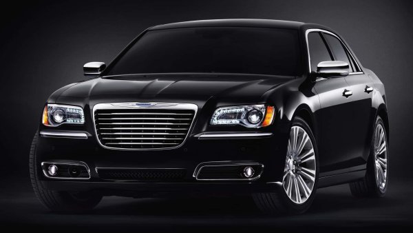 Покупката на Chrysler от Fiat през 2009 г., след кризата, която засегна голяма част от пазарите, накара италианската група да се възползва от някои модели на американската компания, за да съживи продажбите на Lancia. Така Lancia Thema се завърна, като това всъщност си беше Chrysler 300 с емблема на компанията от Торино.