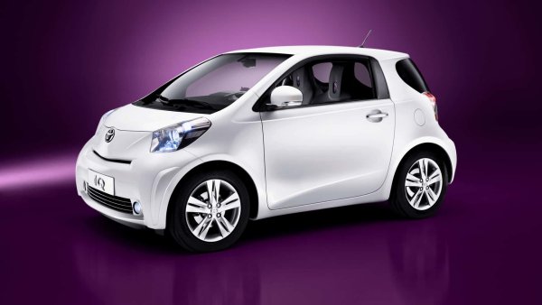 Може би един от най-любопитните и странни случаи на ребрандиране в историята. Това е и един от най-сензационните провали, което можеше да се очаква. Трансформирането на една много малка градска кола, създадена да се конкурира със smart fortwo, в автомобил за богати хора, няма как да бъде успешно.