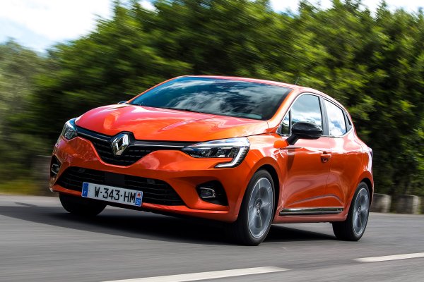 Новото поколение на най-успешният модел в историята на френската марка ще запише своя дебют в България именно на автосалона в София. До момента са продадени над 15 млн. бройки от този модел, като новото Clio трябва да продължи успехите на своите предшественици. Моделът стъпва на пазара с да бензинови и два дизелови мотора, очаква се и хибридна версия.