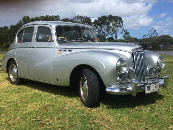 Пуснат е през 1948 г. заедно със Sunbeam-Talbot (ST), който има по-малък двигател, но много характеристики датират от предвоенния Sunbeam–Talbot с 2-литров агригат. Произвеждан е като спортен седан с 4 врати и се радва на огромен успех в състезанията през този период. 

Автомобилът преминава през три версии преди името да бъде променено на Sunbeam Mk III (без Talbot) през 1954 г. Sunbeam-Talbot 90 MkIIA е последната кола, която носи името Sunbeam- Talbot.