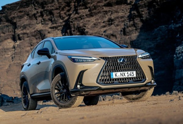 Втората част от успеха на Toyota се дължи на Lexus NX от 2026 - единственият в този списък, който не е направен в САЩ (произведен е в Канада). Toyota използва турбокомпресиран 2.4-литров четирицилиндров двигател в нехибридния NX. Той развива 275 к.с. и има комбиниран EPA разход на гориво от 9,41 л/100 км. CR дава на този NX оценка много добър и прогнозирана надеждност (над средното). 