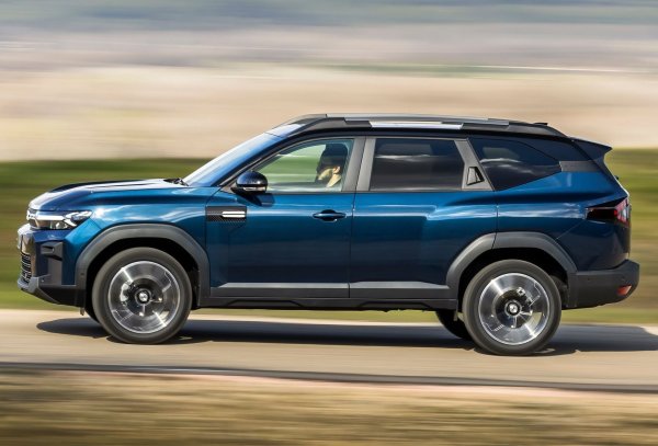 Цените на най-големият SUV на румънския производител започват от 23 500 евро. Bigster не претендира да е първокласен, но пленява със здравина, пространство и хибридна ефективност - до 5 л/100 км.