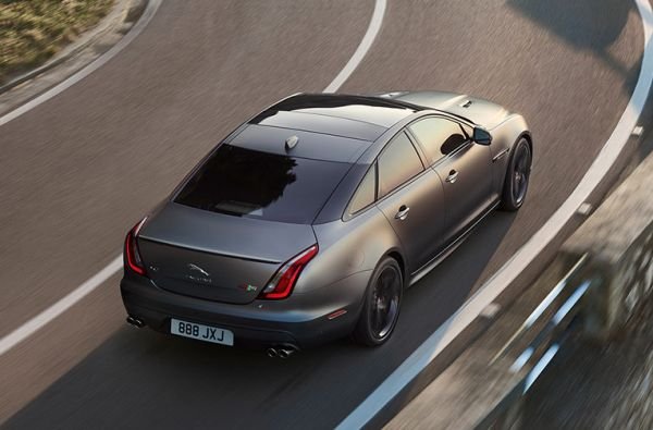 Jaguar XJR575