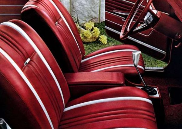 Saxomat разработва първата масово използана ръчна трансмисия без съединител. В случая е премахнат педала на съединителя, но не и самия съединител. Вместо водачът да натиска педала на съденителя, системата на Saxomat използва електрически превключвател, за да изключи съединителя, когато водачът избере друга предавка с лоста. Тази система беше използвана от BMW, Fiat, Ford, Lancia и Volkswagen, а подобна версия беше създадена от Porsche за неговата скоростна кутия Sportomatic през 911. 
