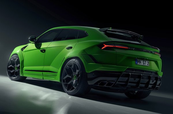 Поставени са и джанти Vossen с диаметър 23 цола със спици във формата на буквата Y. Списъкът с технически иновации включва преработено въздушно окачване с намален с 25 мм просвет. Мощността на 4,0-литровия V8, благодарение на използването на контролния блок N-Tronic и спортния ауспух, е увеличена от 666 на 782 к.с. 

